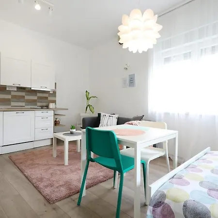 Old Town Stylish Andi * ザダル