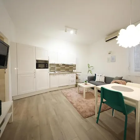 Old Town Stylish Andi